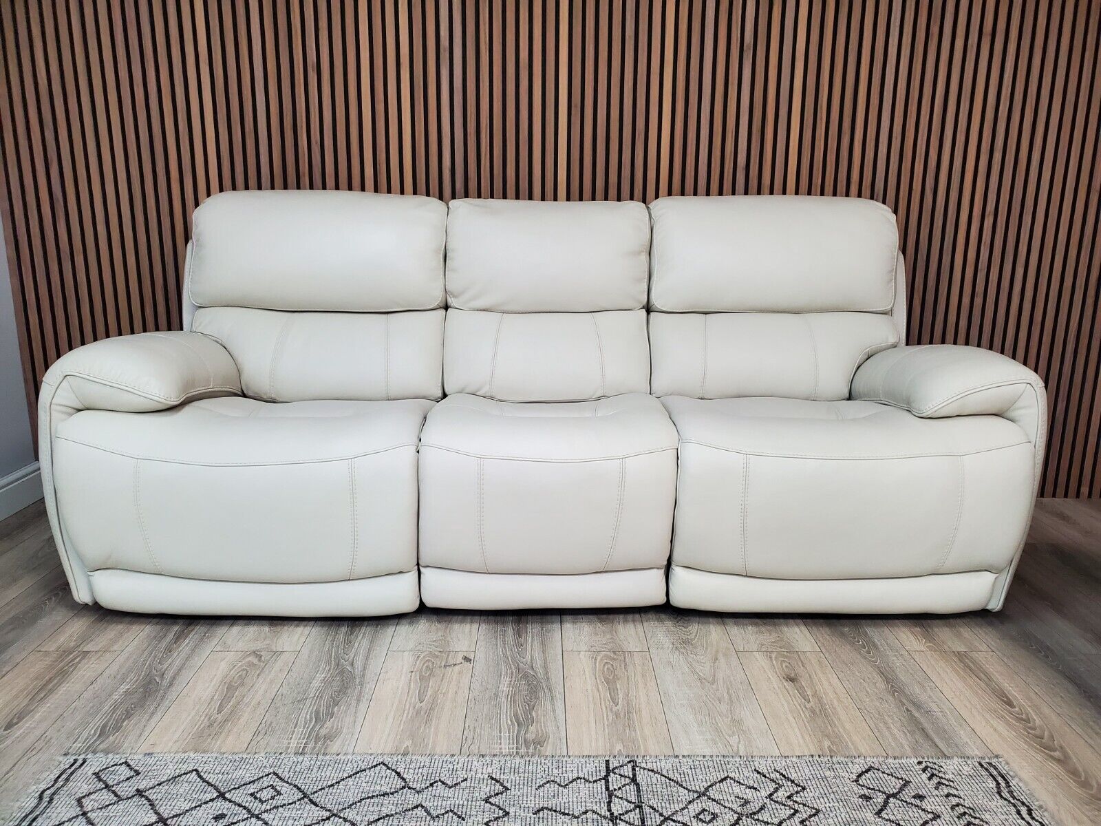 White leather on sale reclining sofa