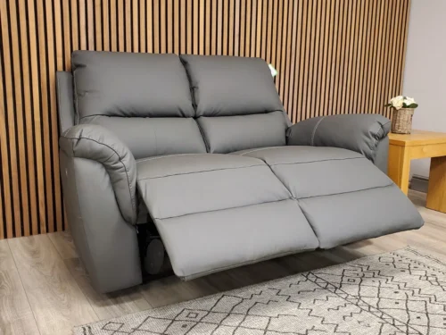 VELENCIA LEATHER 2 SEATER WITH POWER RECLINERS & CHARGER PORTS!