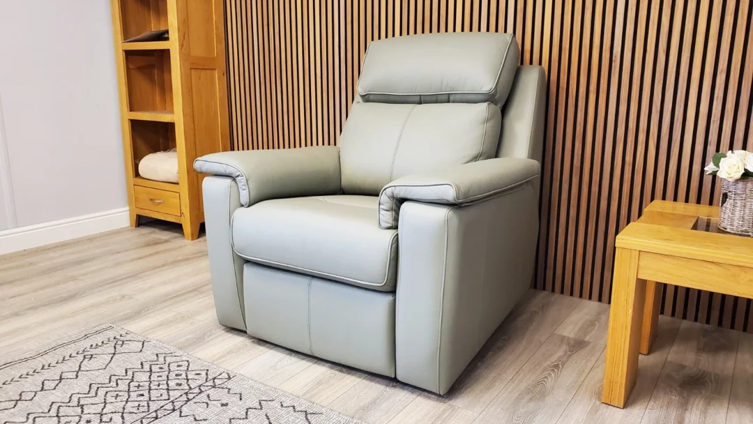 G PLAN 'ELLIS' LEATHER ARMCHAIR WITH TRIPLE POWER RECLINERS IN CAMBRIDGE OLIVE - Image 5