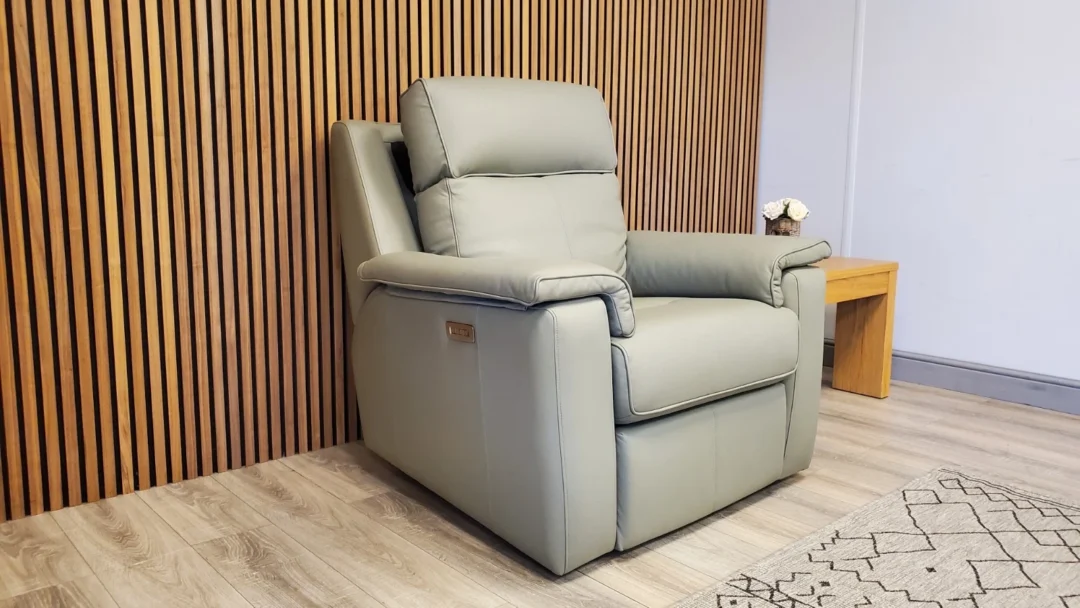 G PLAN 'ELLIS' LEATHER ARMCHAIR WITH TRIPLE POWER RECLINERS IN CAMBRIDGE OLIVE - Image 2