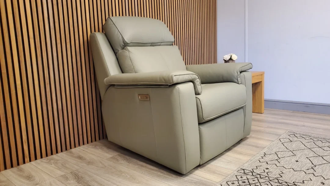 G PLAN 'ELLIS' LEATHER ARMCHAIR WITH TRIPLE POWER RECLINERS IN CAMBRIDGE OLIVE - Image 7
