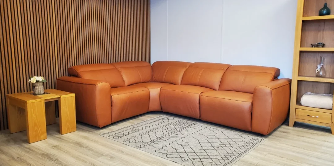 DIVANO ITALIA 'SORRENTO' CORNER SOFA WITH POWER RECLINERS & POWER HEADRESTS - Image 22