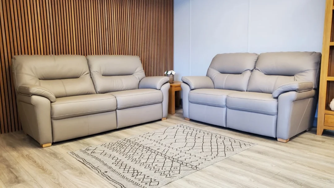 G PLAN 'SEATTLE' 3 SEATER & 2 SEATER LEATHER SOFA SET