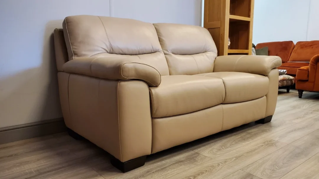 FURNITURE VILLAGE 'HETTY' 3 SEATER & 2 SEATER LEATHER SOFA SET - Image 6
