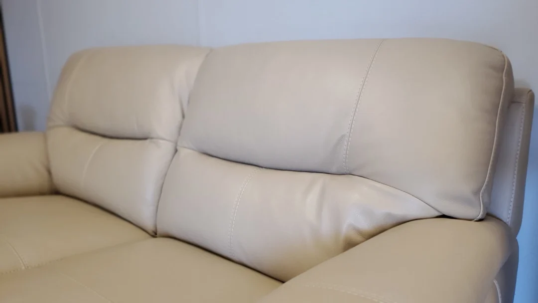 FURNITURE VILLAGE 'HETTY' 3 SEATER & 2 SEATER LEATHER SOFA SET - Image 5
