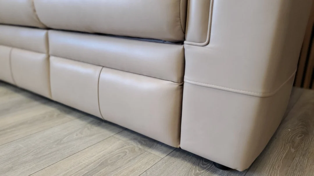 PARKER KNOLL 'HUDSON 23' 3 SEATER & 2 SEATER LEATHER SOFA SET IN 'ROMA PUTTY' - Image 6