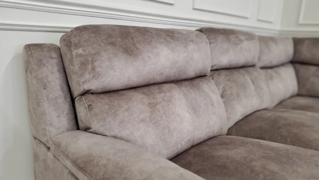 FURNITURE VILLAGE 'CONTEMPO' CHAISE CORNER SOFA WITH POWER RECLINERS - Image 5