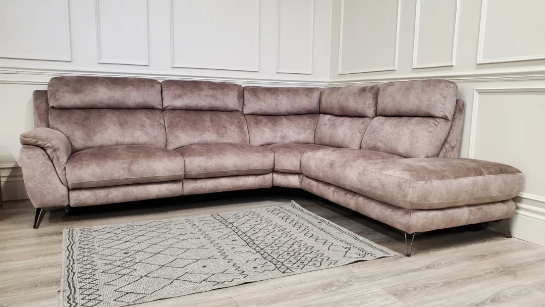 FURNITURE VILLAGE 'CONTEMPO' CHAISE CORNER SOFA WITH POWER RECLINERS - Image 2