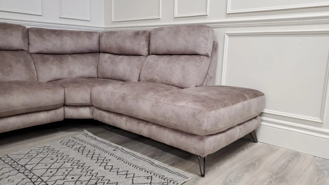 FURNITURE VILLAGE 'CONTEMPO' CHAISE CORNER SOFA WITH POWER RECLINERS - Image 11