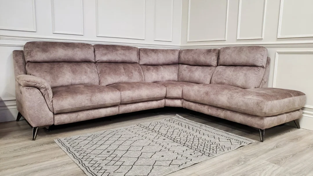 FURNITURE VILLAGE 'CONTEMPO' CHAISE CORNER SOFA WITH POWER RECLINERS