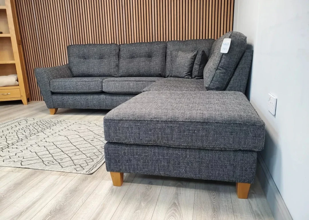 'ASHLEY' 4 SEATER CHAISE CORNER SOFA WITH FOOTSTOOL IN CHARCOAL FABRIC RRP £2398 - Image 4