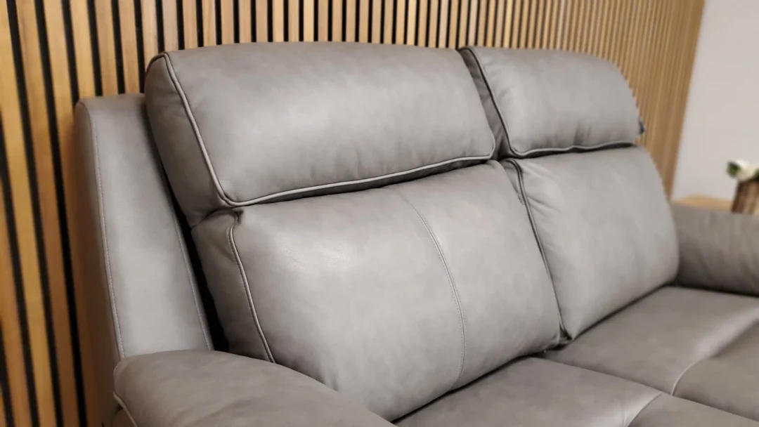 G PLAN 'ELLIS' 2 SEATER LEATHER SOFA WITH TRIPLE POWER RECLINERS - Image 13