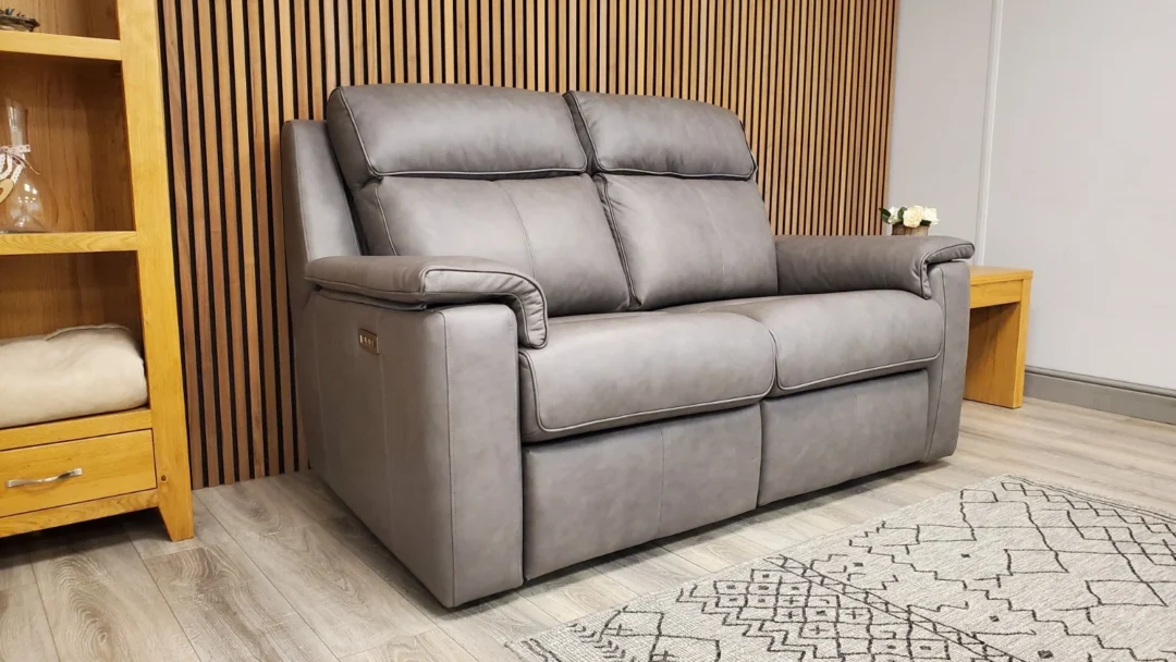 G PLAN 'ELLIS' 2 SEATER LEATHER SOFA WITH TRIPLE POWER RECLINERS - Image 18