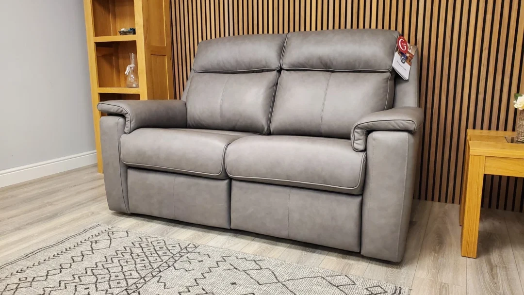 G PLAN 'ELLIS' 2 SEATER LEATHER SOFA WITH TRIPLE POWER RECLINERS - Image 20