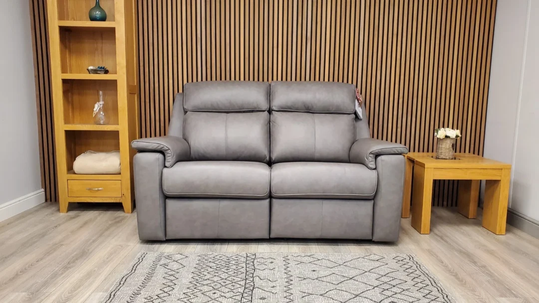 G PLAN 'ELLIS' 2 SEATER LEATHER SOFA WITH TRIPLE POWER RECLINERS - Image 21