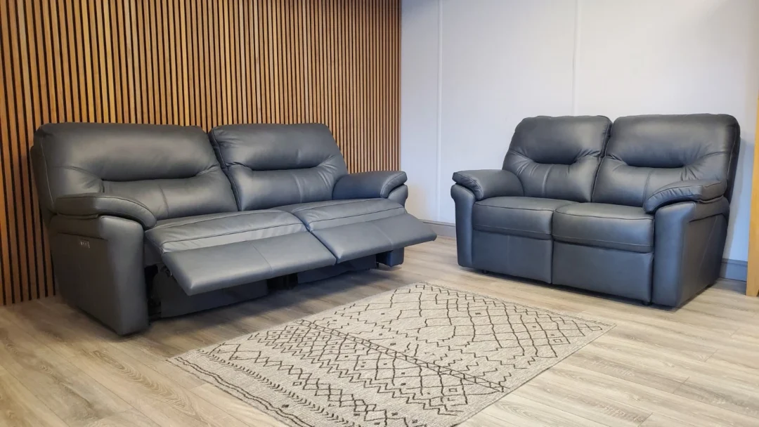 G PLAN SEATTLE 3 SEATER LEATHER SOFA WITH ELECTRIC RECLINERS & LUMBAR & 2 SEATER