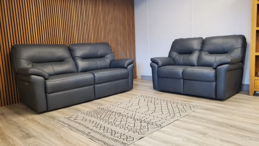 G PLAN SEATTLE 3 SEATER LEATHER SOFA WITH ELECTRIC RECLINERS & LUMBAR & 2 SEATER - Image 2