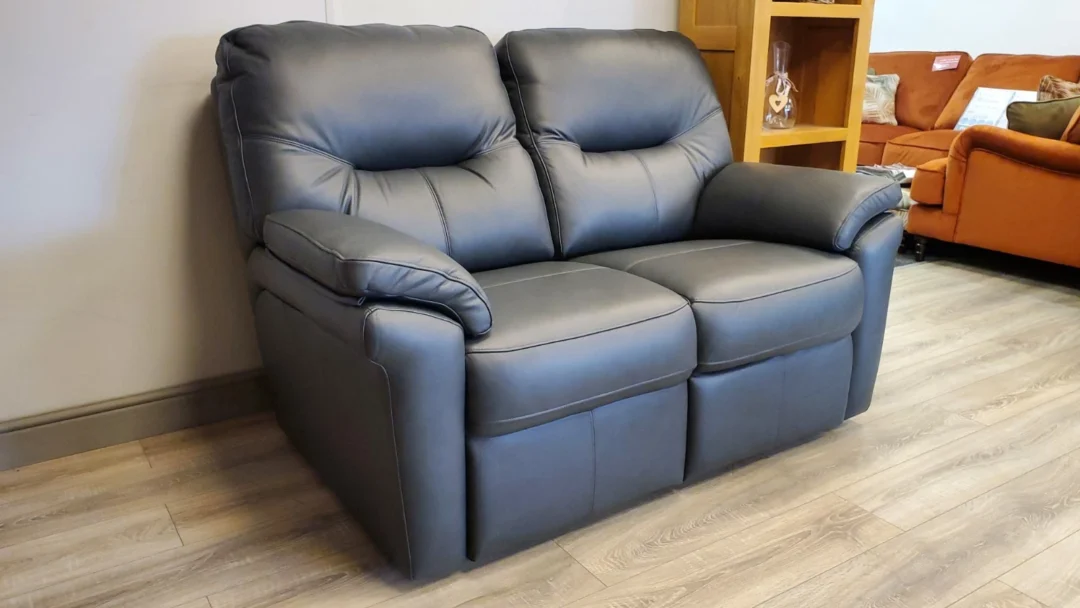 G PLAN SEATTLE 3 SEATER LEATHER SOFA WITH ELECTRIC RECLINERS & LUMBAR & 2 SEATER - Image 8