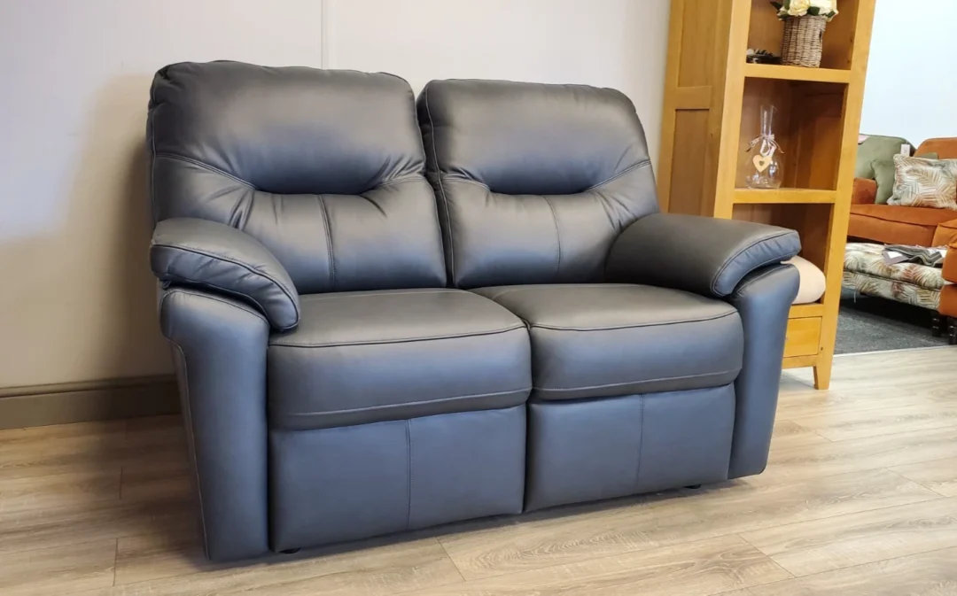 G PLAN SEATTLE 3 SEATER LEATHER SOFA WITH ELECTRIC RECLINERS & LUMBAR & 2 SEATER - Image 9