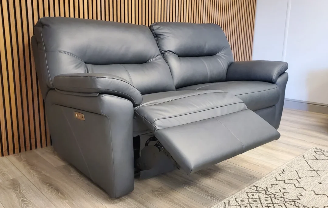 G PLAN SEATTLE 3 SEATER LEATHER SOFA WITH ELECTRIC RECLINERS & LUMBAR & 2 SEATER - Image 3