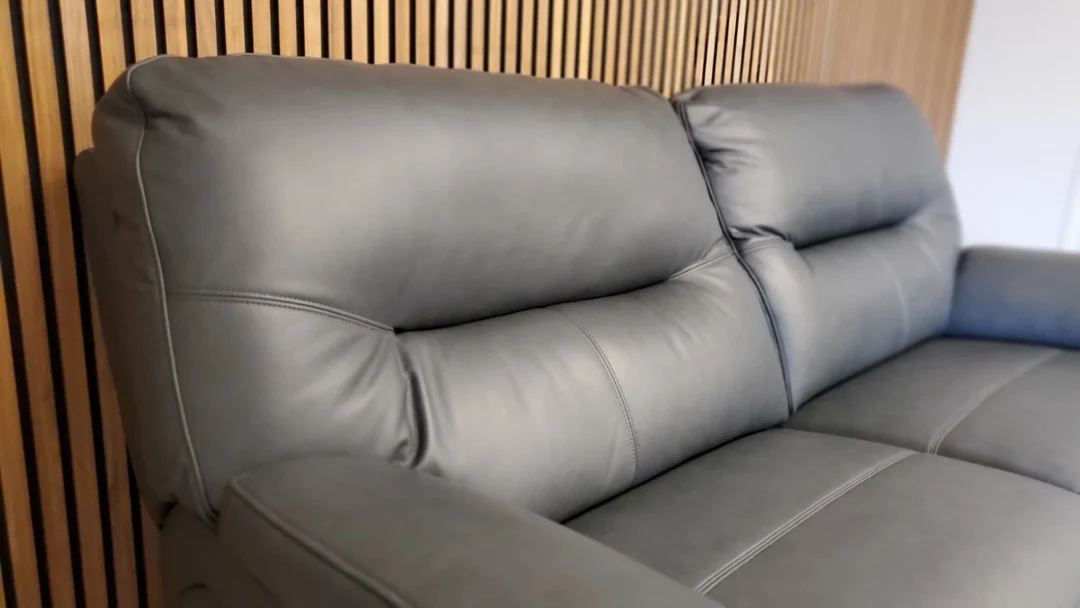 G PLAN SEATTLE 3 SEATER LEATHER SOFA WITH ELECTRIC RECLINERS & LUMBAR & 2 SEATER - Image 11