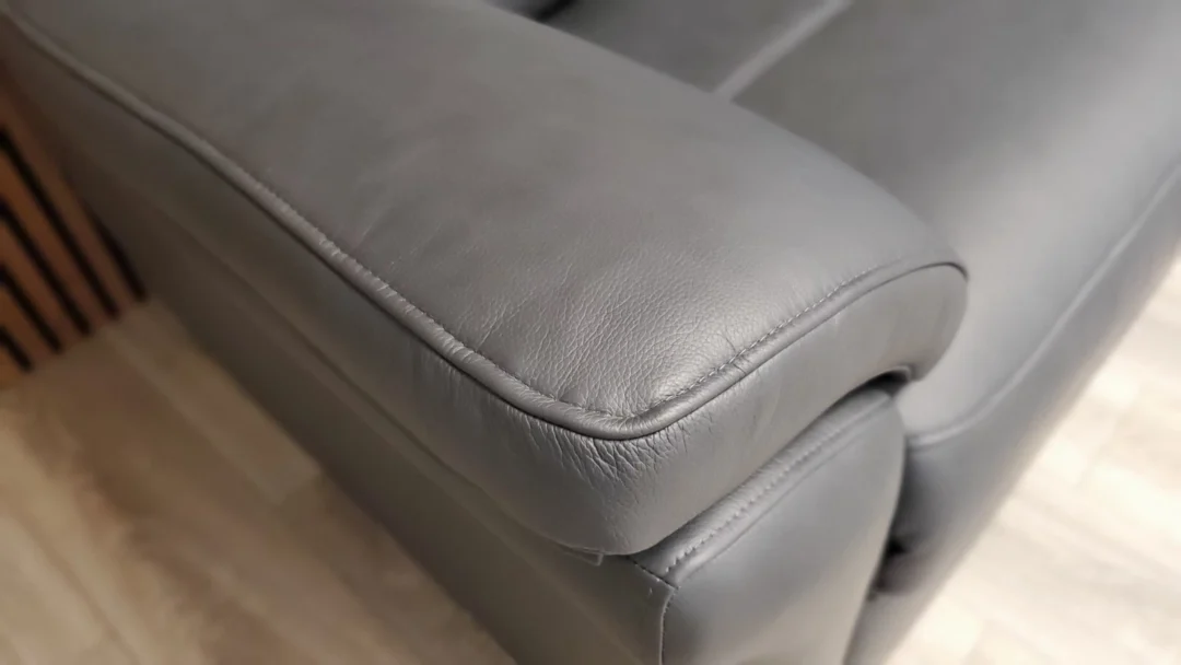 G PLAN SEATTLE 3 SEATER LEATHER SOFA WITH ELECTRIC RECLINERS & LUMBAR & 2 SEATER - Image 14