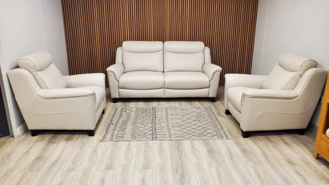 PARKER KNOLL MANHATTAN 3 SEATER SOFA, CHAIR & POWER RECLINING CHAIR IN COMO DOVE
