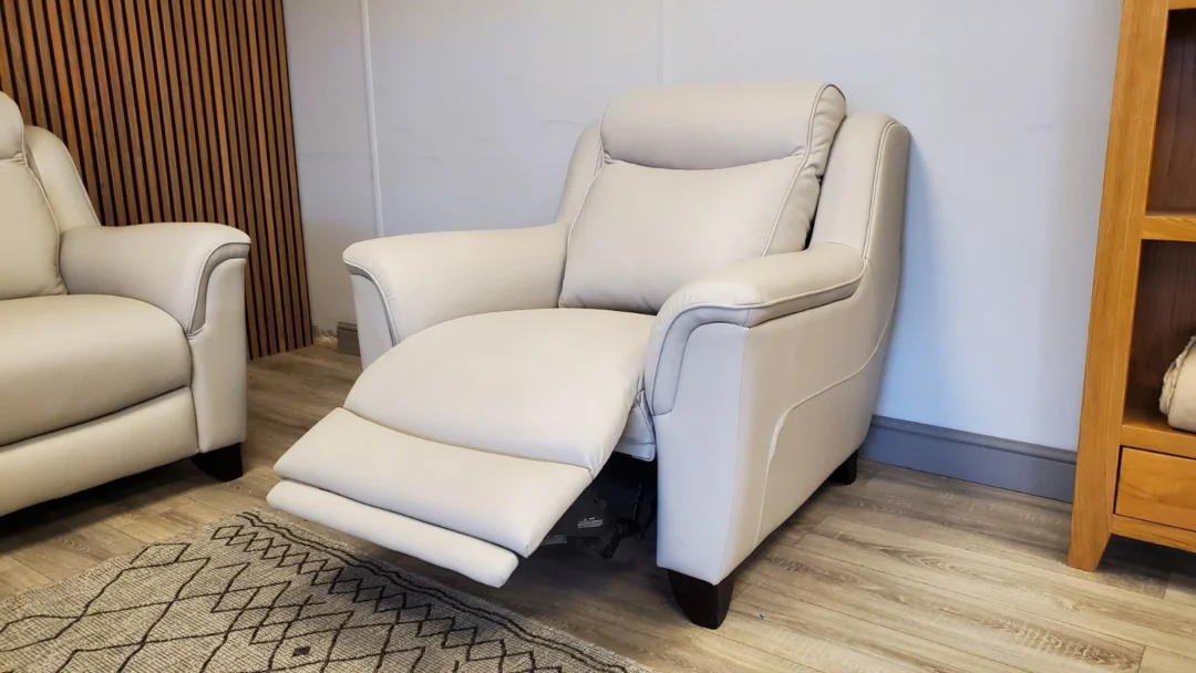 PARKER KNOLL MANHATTAN 3 SEATER SOFA, CHAIR & POWER RECLINING CHAIR IN COMO DOVE - Image 13