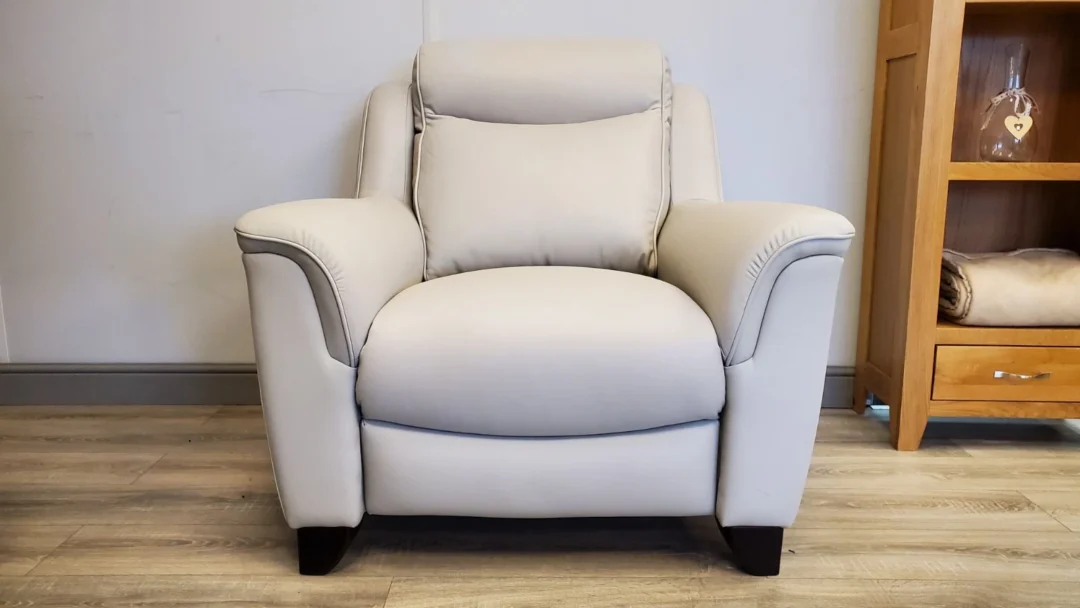 PARKER KNOLL MANHATTAN 3 SEATER SOFA, CHAIR & POWER RECLINING CHAIR IN COMO DOVE - Image 17