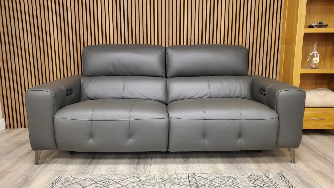 FURNITURE VILLAGE NEW YORK 3 SEATER LEATHER SOFA WITH POWER RECLINER & HEADRESTS