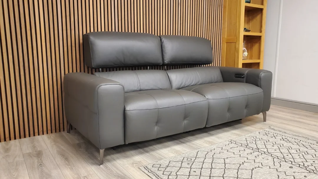 FURNITURE VILLAGE NEW YORK 3 SEATER LEATHER SOFA WITH POWER RECLINER & HEADRESTS - Image 2
