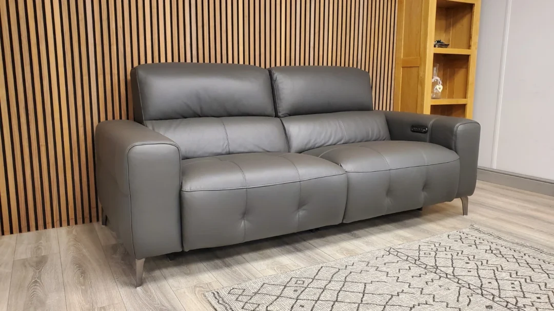 FURNITURE VILLAGE NEW YORK 3 SEATER LEATHER SOFA WITH POWER RECLINER & HEADRESTS - Image 12