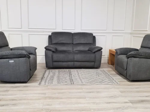 OAK FURNITURELAND 'GOODWOOD' 2 SEATER SOFA & TWO CHAIRS ALL WITH POWER RECLINERS