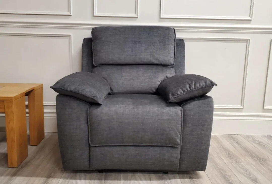 OAK FURNITURELAND 'GOODWOOD' 2 SEATER SOFA & TWO CHAIRS ALL WITH POWER RECLINERS - Image 16