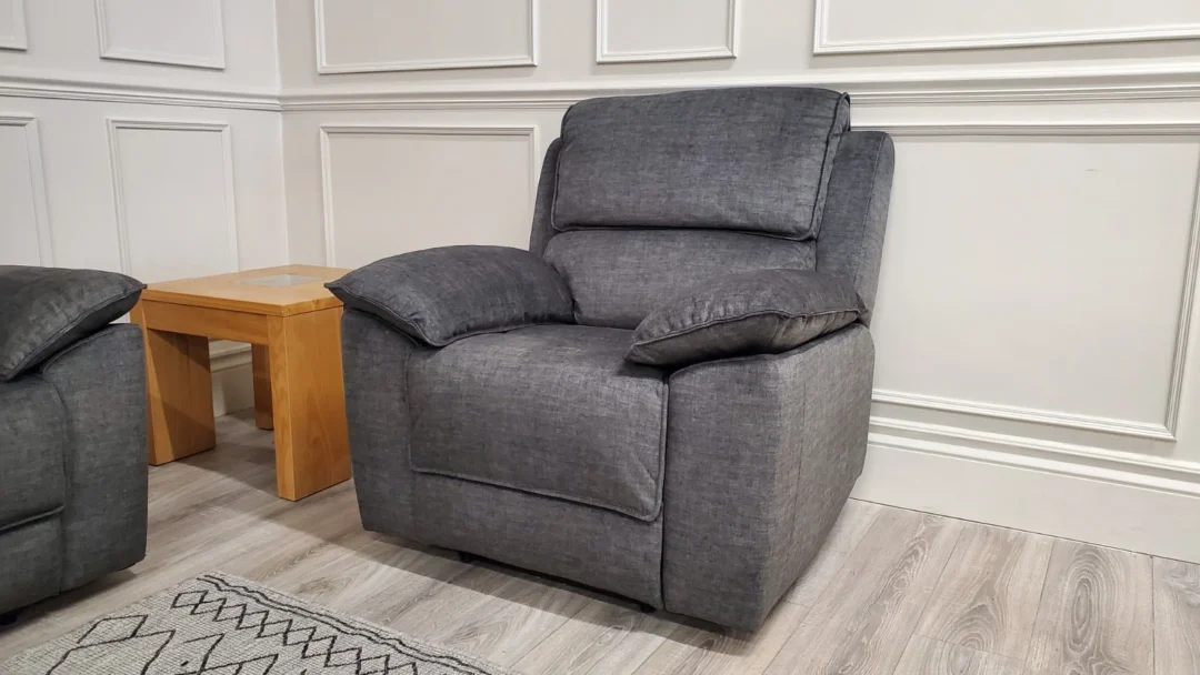 OAK FURNITURELAND 'GOODWOOD' 2 SEATER SOFA & TWO CHAIRS ALL WITH POWER RECLINERS - Image 17