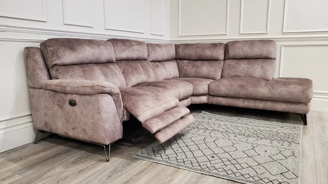 FURNITURE VILLAGE 'CONTEMPO' CHAISE CORNER SOFA WITH POWER RECLINERS - Image 13