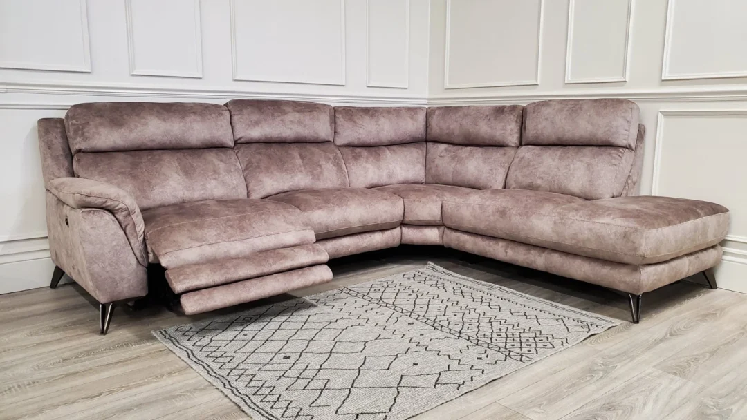 FURNITURE VILLAGE 'CONTEMPO' CHAISE CORNER SOFA WITH POWER RECLINERS - Image 17